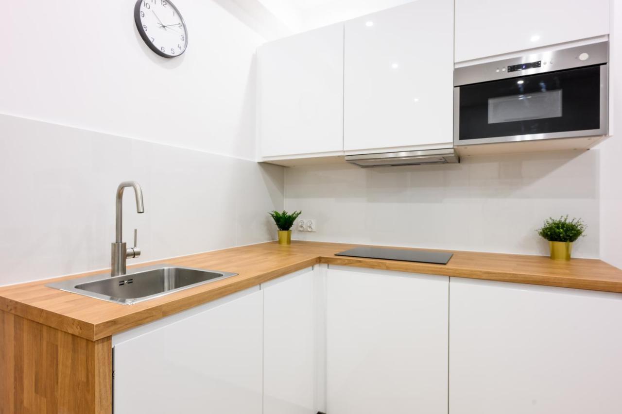 קרקוב Cracow Rent Apartments - Spacious Apartments For 2-7 People In Quiet Area - Kolberga Street Nr 3 - 10 Min To Main Square By Foot מראה חיצוני תמונה