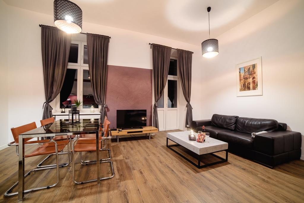 קרקוב Cracow Rent Apartments - Spacious Apartments For 2-7 People In Quiet Area - Kolberga Street Nr 3 - 10 Min To Main Square By Foot מראה חיצוני תמונה