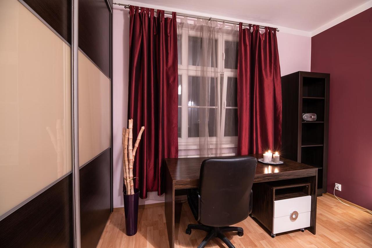 קרקוב Cracow Rent Apartments - Spacious Apartments For 2-7 People In Quiet Area - Kolberga Street Nr 3 - 10 Min To Main Square By Foot מראה חיצוני תמונה