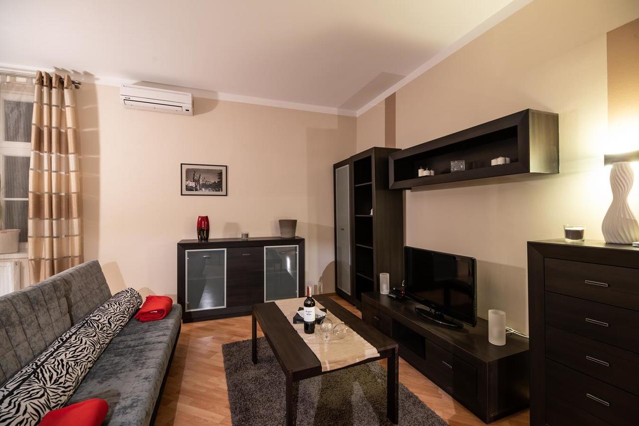 קרקוב Cracow Rent Apartments - Spacious Apartments For 2-7 People In Quiet Area - Kolberga Street Nr 3 - 10 Min To Main Square By Foot מראה חיצוני תמונה