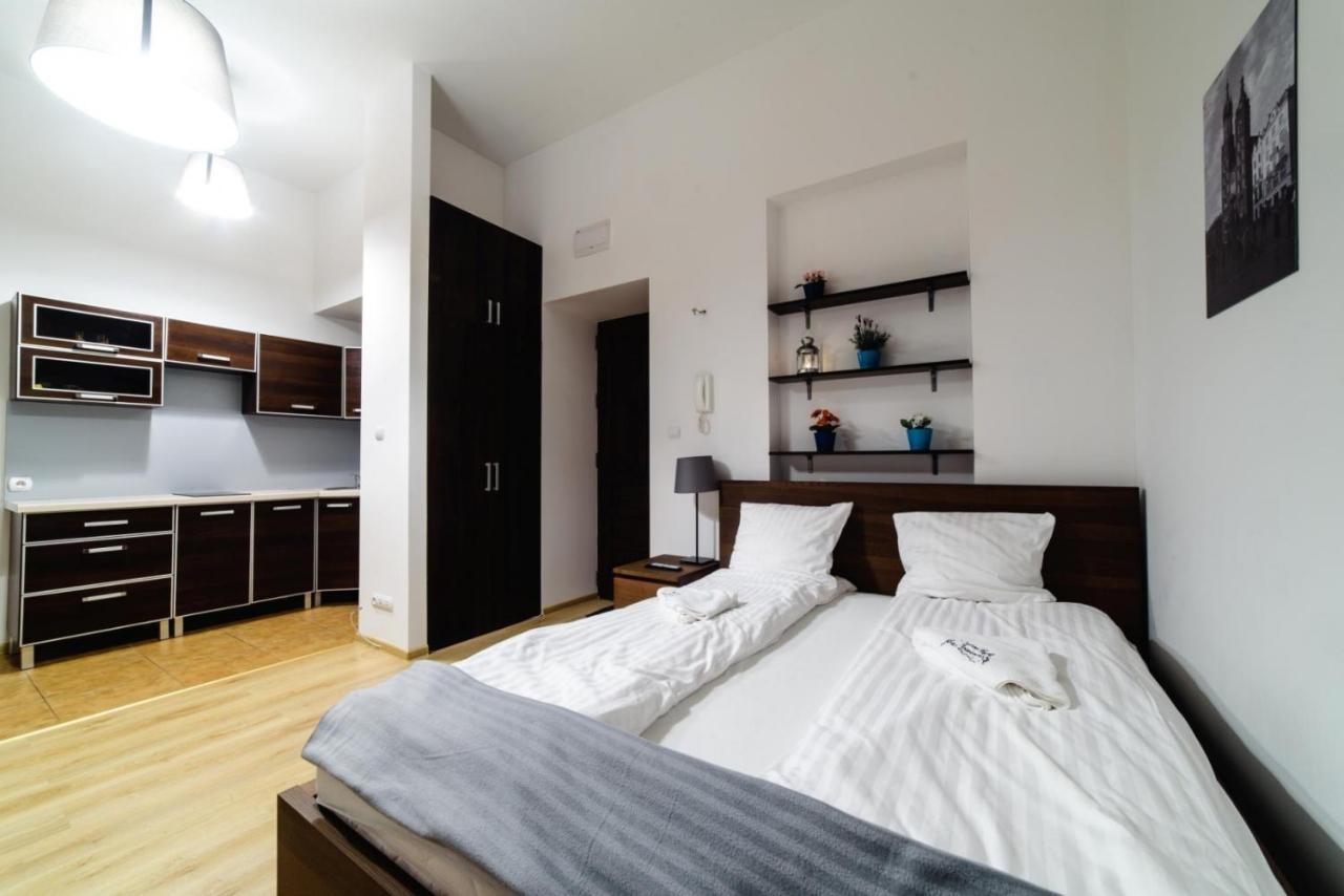 קרקוב Cracow Rent Apartments - Spacious Apartments For 2-7 People In Quiet Area - Kolberga Street Nr 3 - 10 Min To Main Square By Foot מראה חיצוני תמונה