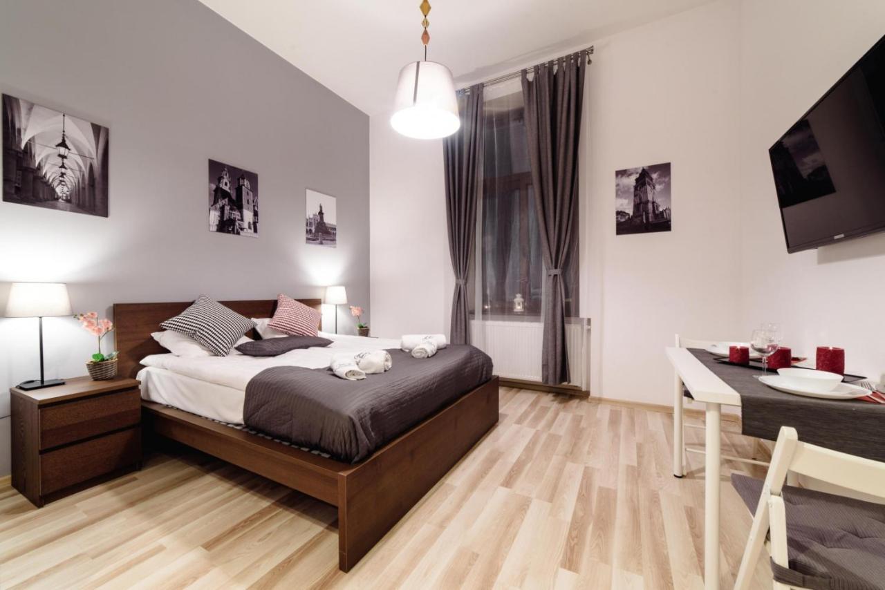 קרקוב Cracow Rent Apartments - Spacious Apartments For 2-7 People In Quiet Area - Kolberga Street Nr 3 - 10 Min To Main Square By Foot מראה חיצוני תמונה